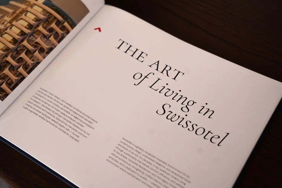 Разворот буклета «The Art of Living in Swissôtel»